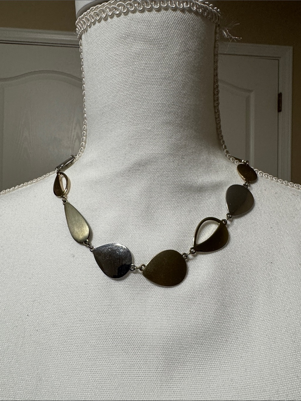LOFT Gold Teardrop Link Necklace